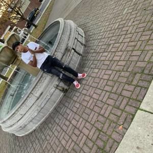 Meet your Posher, Luis